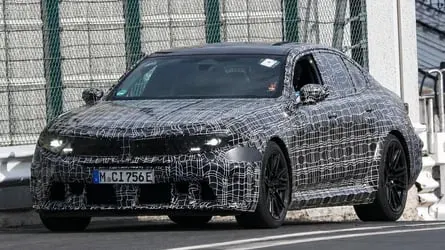 Nieuwe elektrische BMW M3 en gefacelifte M5 gespot op de Nürburgring