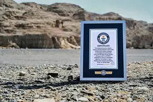 Lynk & Co 08 vestigt Guinness World Record: 293 km elektrisch