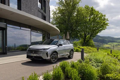 Peugeot E-3008 en E-5008 325 Dual Motor: vierwielaandrijving en 325 pk voor Nederlandse wegen