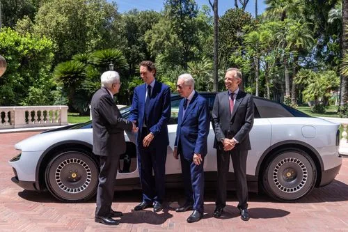 Ferrari Luce presentatie in Rome