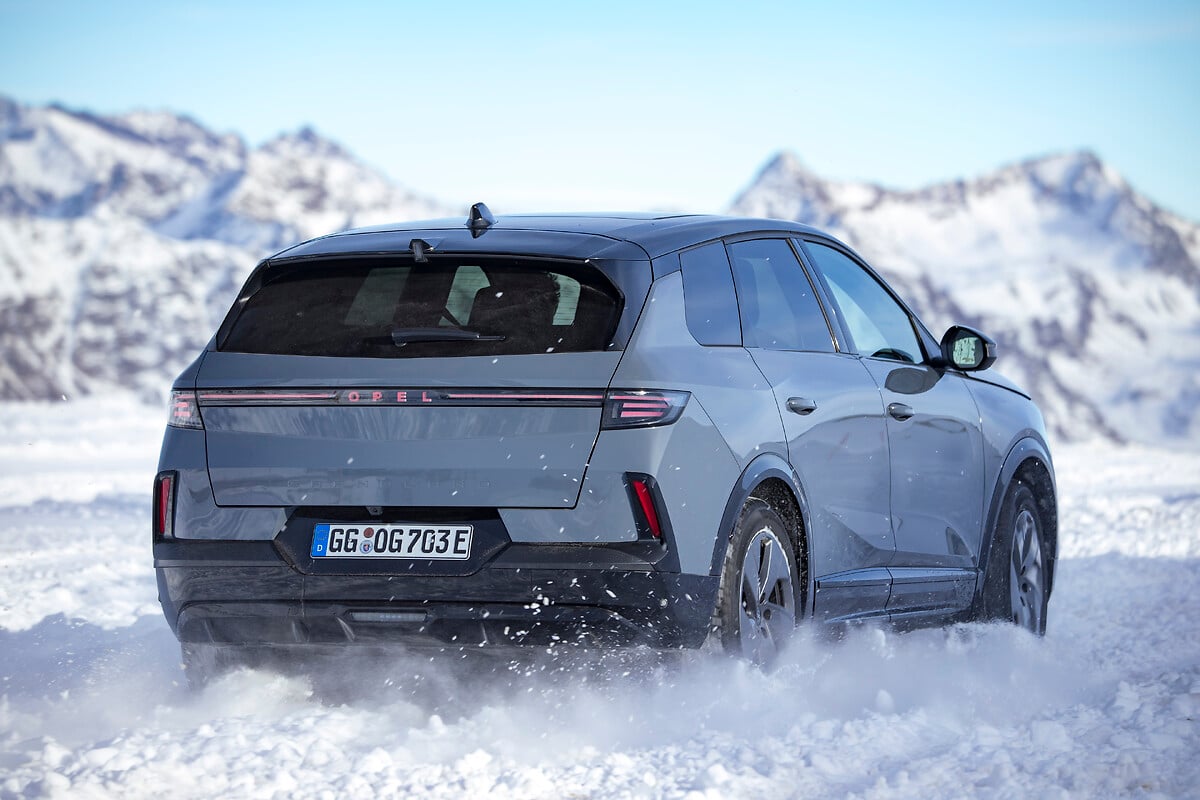 Opel Grandland Electric AWD interieur met rijmodi-selectie