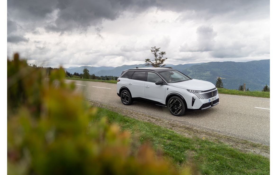 Peugeot E-3008 E-5008 rijmodi vierwielaandrijving 2025