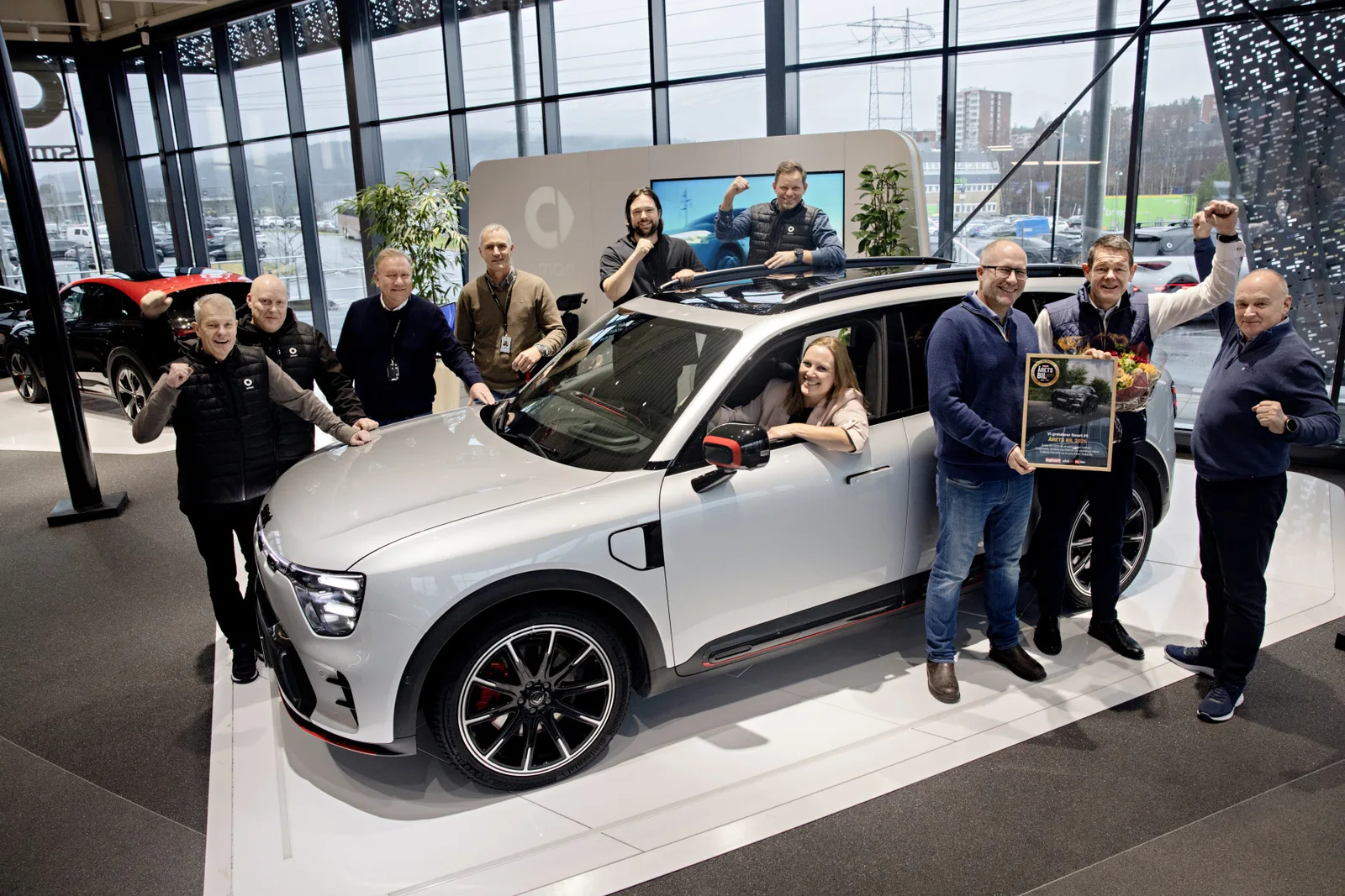 smart auto van het jaar noorwegen elektrische suv detail 1