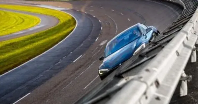 RDW geeft Tesla FSD Supervised goedkeuring in Nederland, maar de bestuurder blijft volledig verantwoordelijk